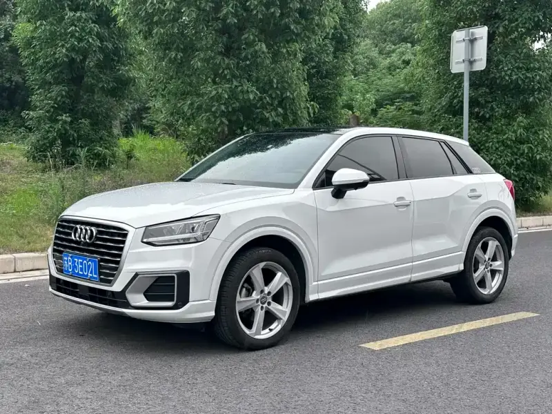 Audi Q2L, 2021