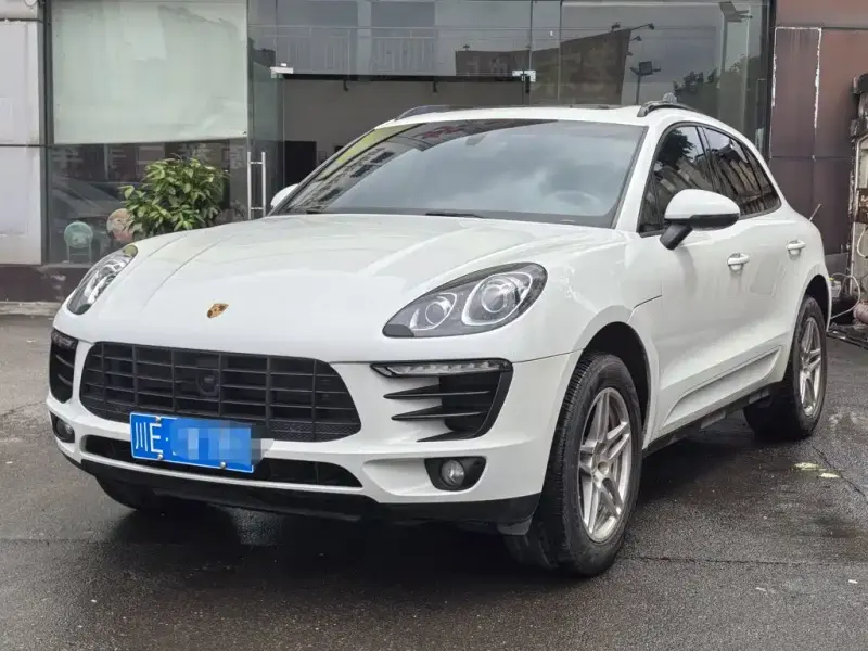 Porsche Macan, 2015