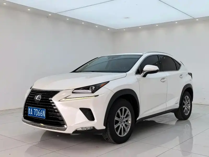 Lexus NX, 2020