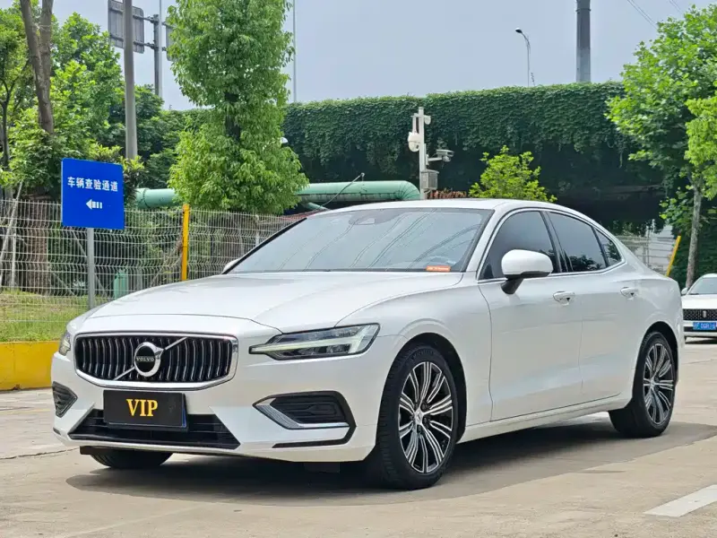 Volvo S60, 2022