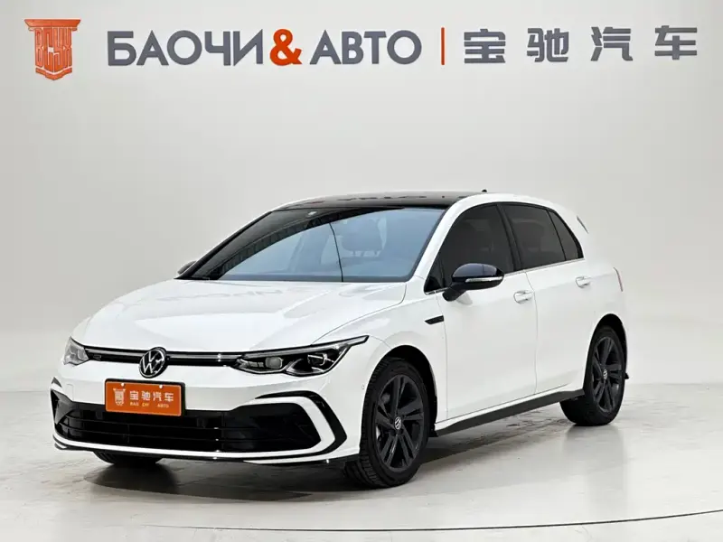 Volkswagen Golf, 2022