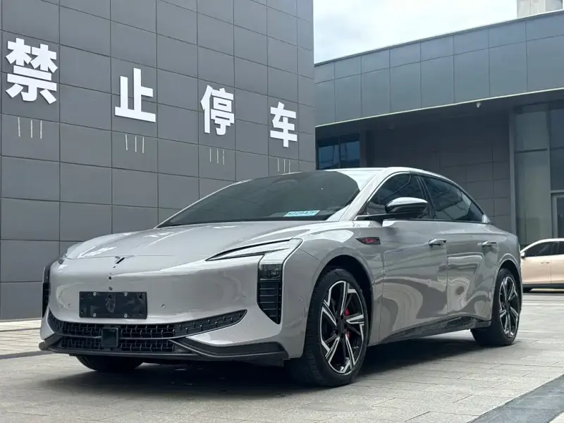 Hongqi EH7, 2024