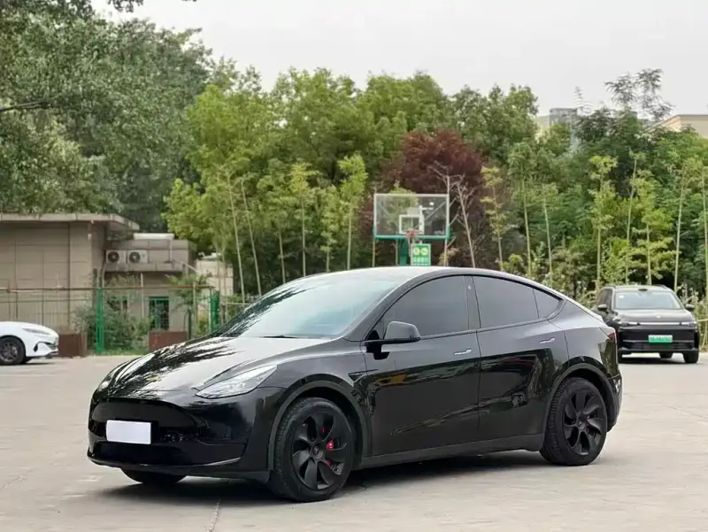 Tesla Model Y, 2023