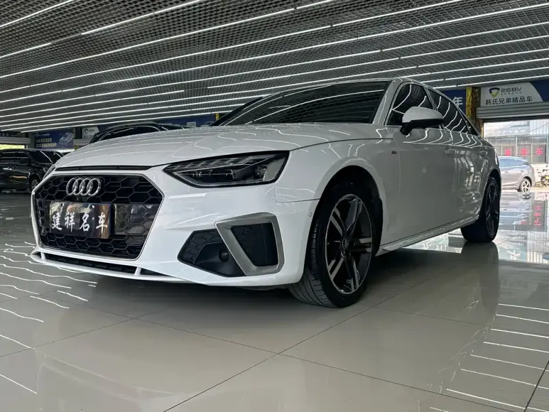 Audi A4L, 2021