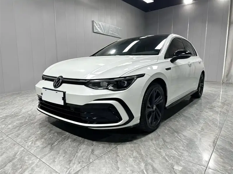 Volkswagen Golf, 2022