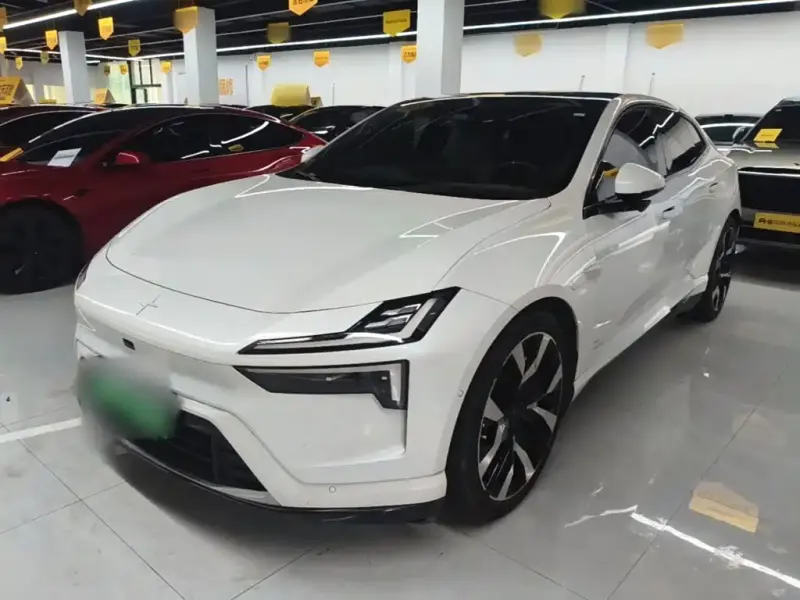 Polestar 4, 2025