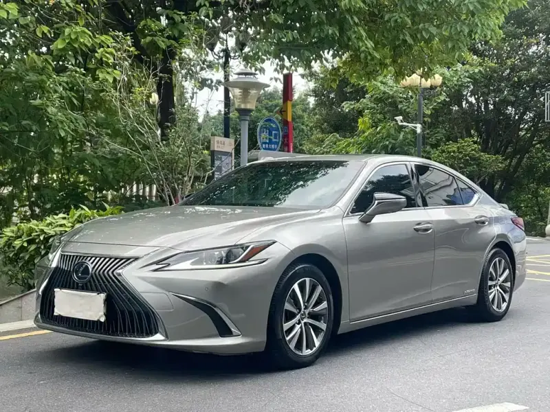 Lexus ES, 2019