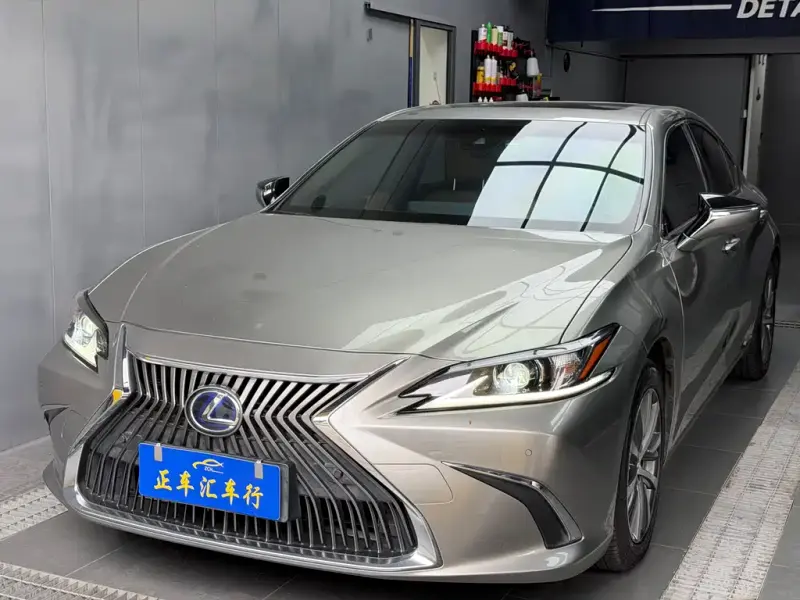Lexus ES, 2021