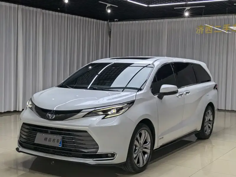 Toyota Sienna, 2024