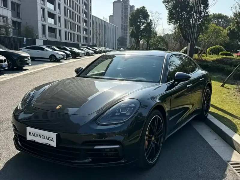 Porsche Panamera, 2018