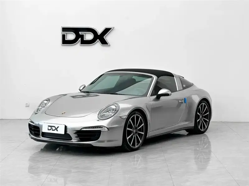 Porsche 911, 2015