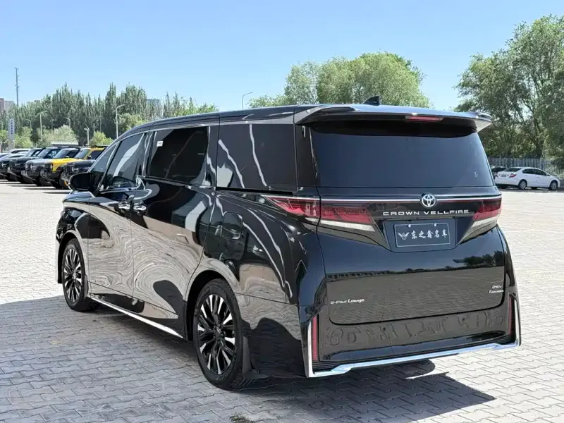 Toyota Vellfire, 2024
