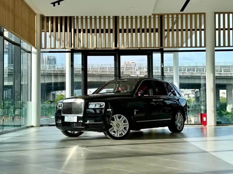Rolls-Royce Cullinan, 2021