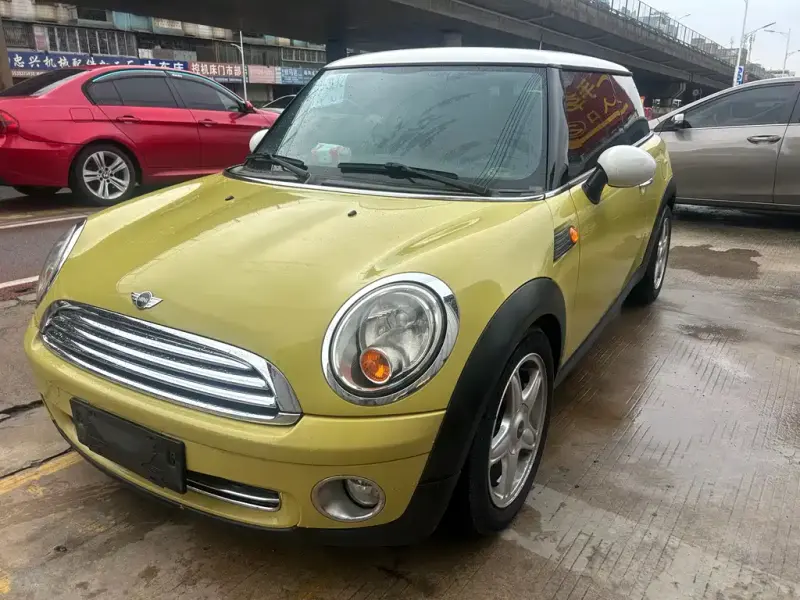 MINI Mini, 2010