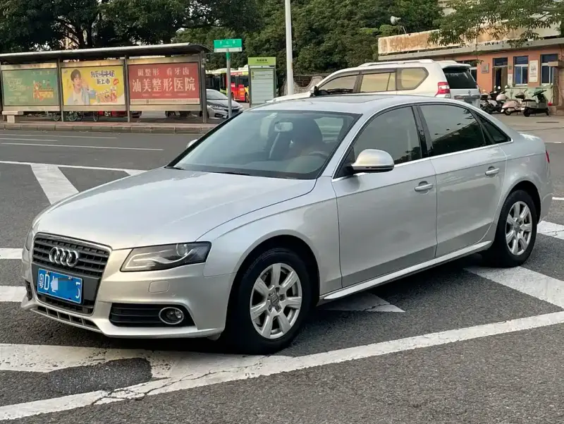 Audi A4L, 2012