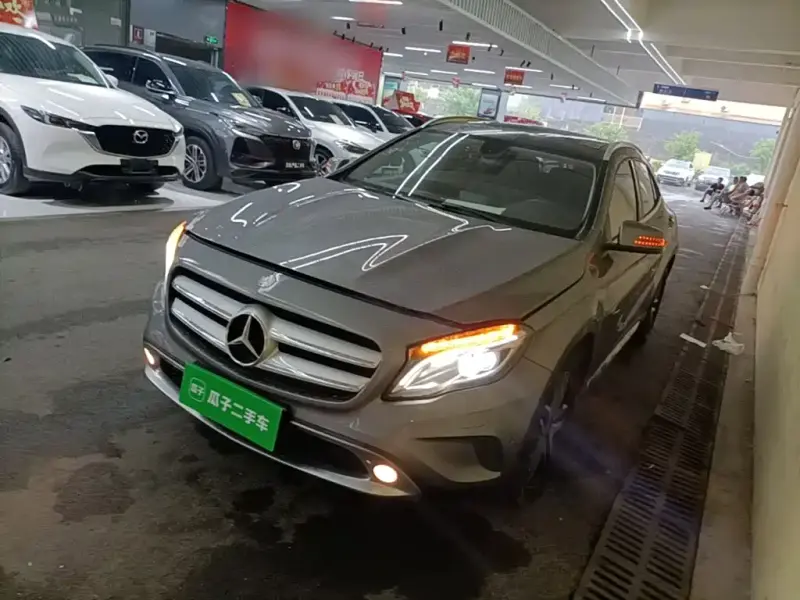Mercedes-Benz GLA, 2015