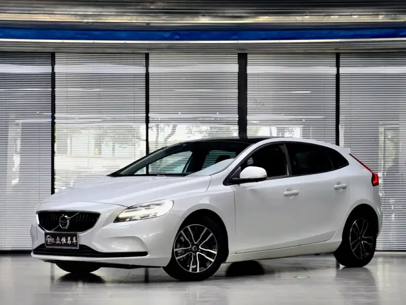 Volvo V40, 2019