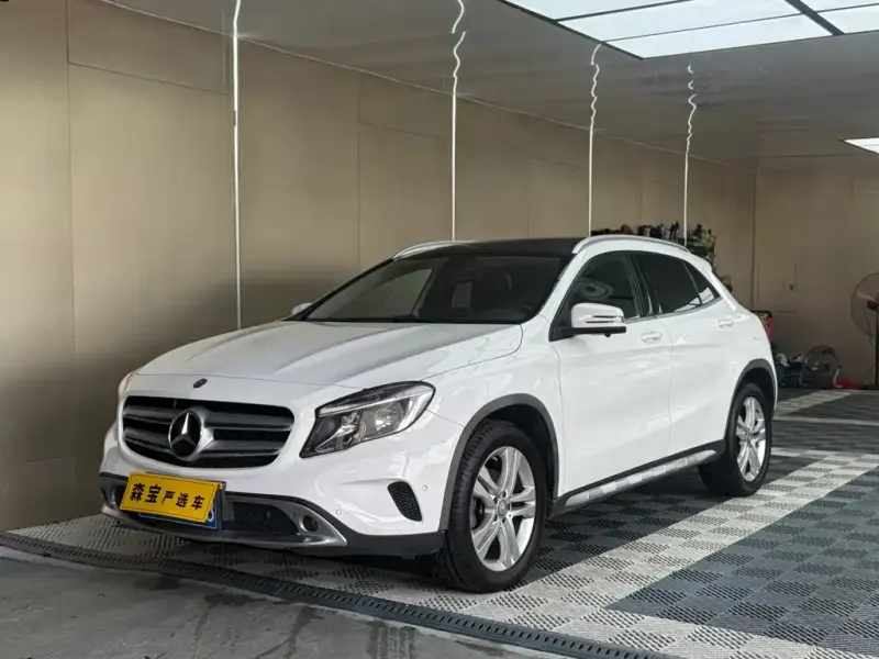 Mercedes-Benz GLA, 2015