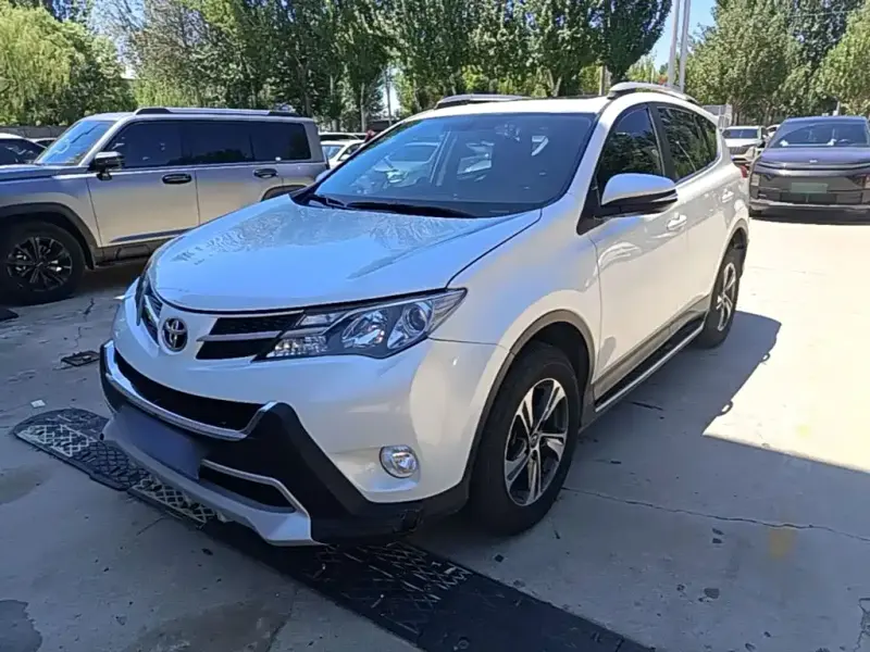 Toyota RAV4, 2015