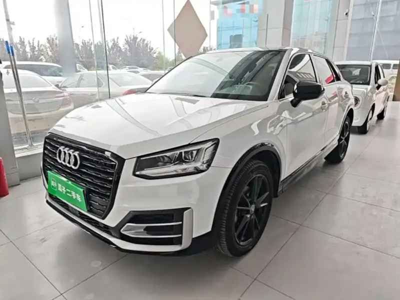 Audi Q2L, 2021