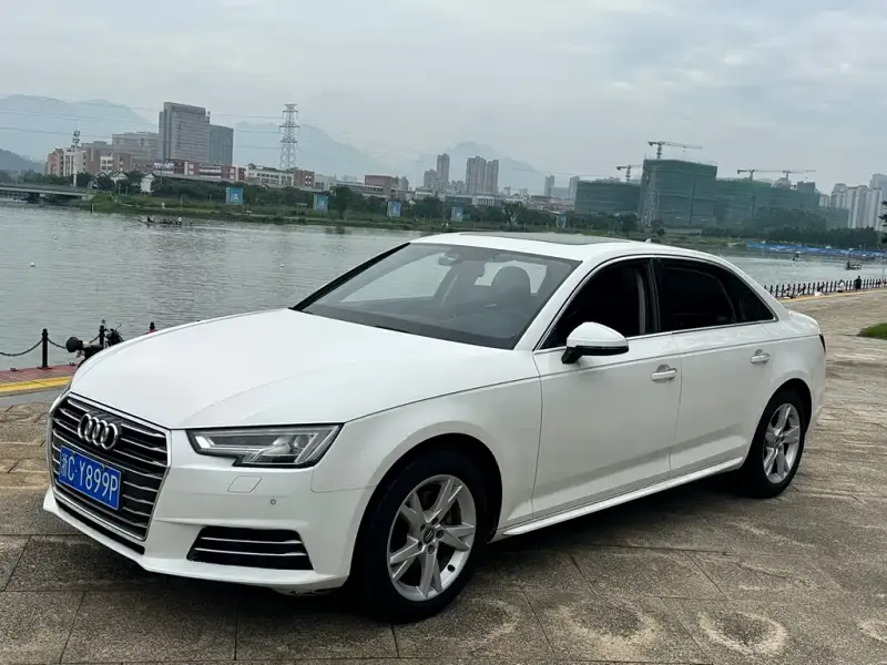 Audi A4L, 2018