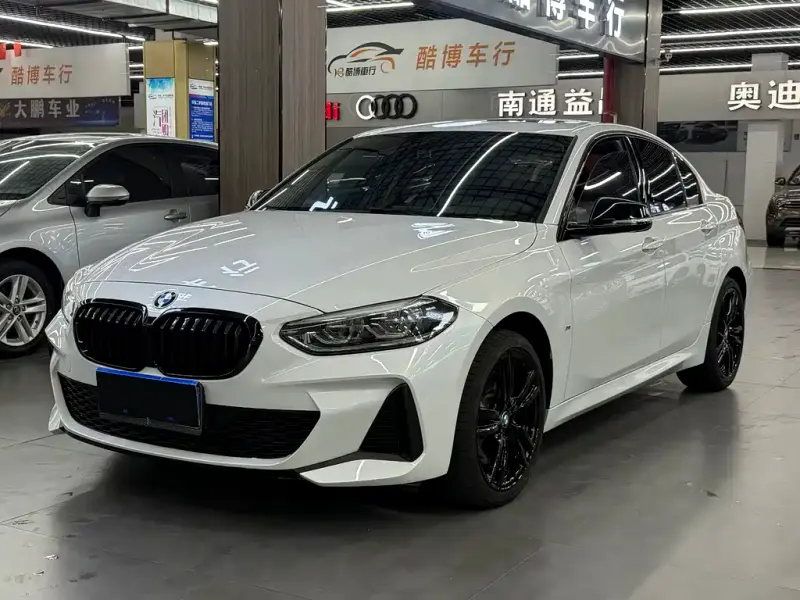 BMW 1 Series, 2021