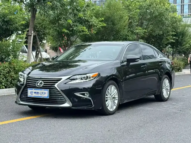 Lexus ES, 2016