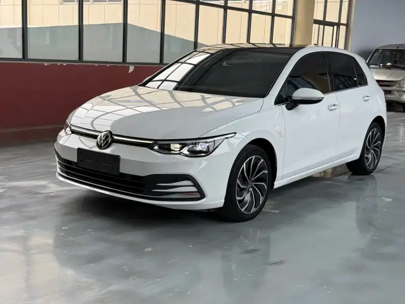 Volkswagen Golf, 2023