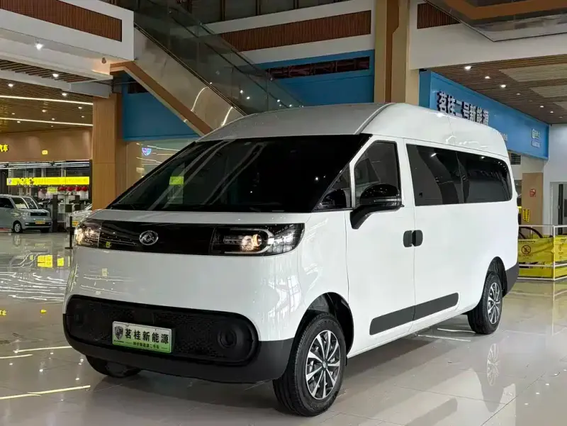 Maxus V1, 2025