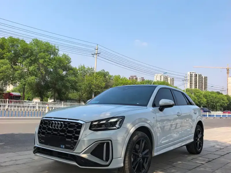 Audi Q2L, 2023