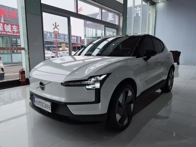 Volvo EX30, 2025