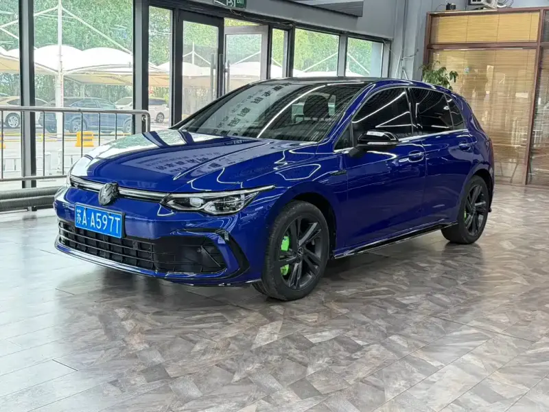 Volkswagen Golf, 2023