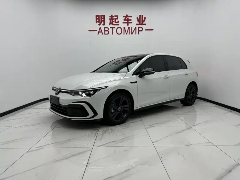 Volkswagen Golf, 2023