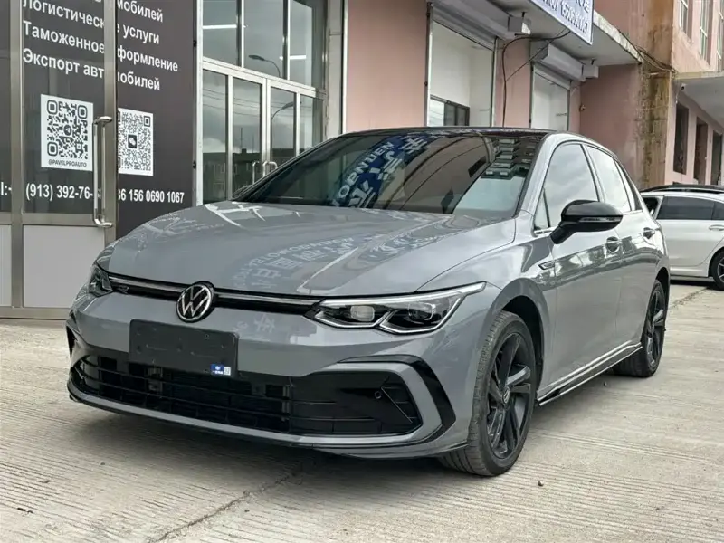 Volkswagen Golf, 2022