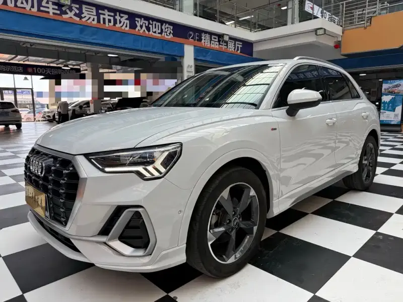 Audi Q3, 2022