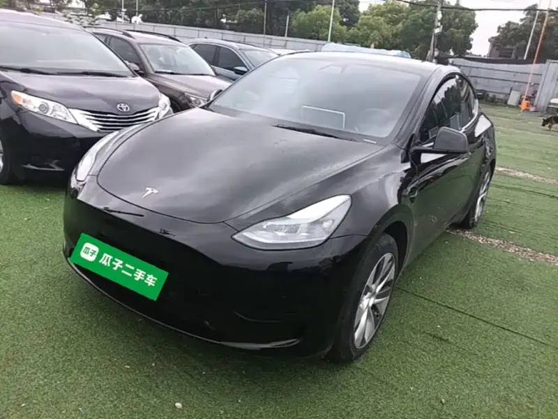Tesla Model Y, 2023
