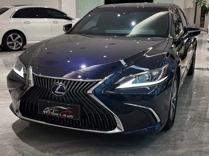 Lexus ES, 2020