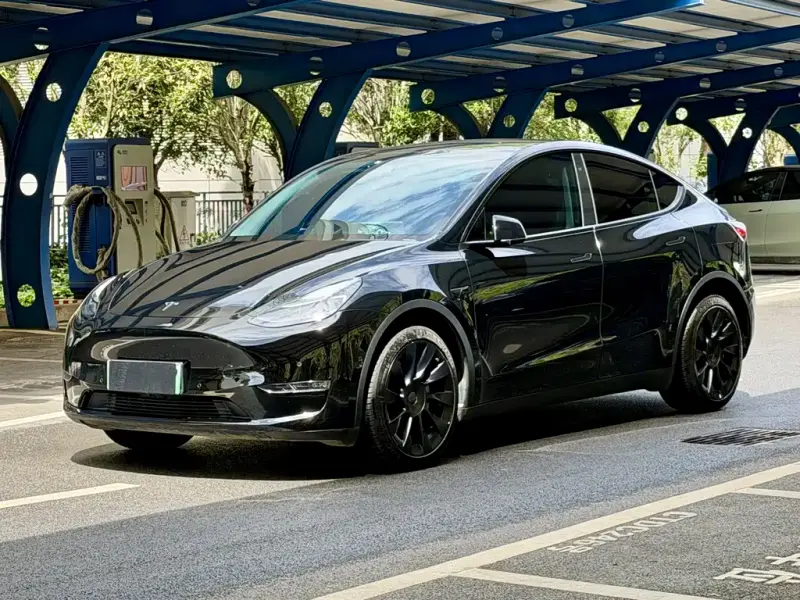 Tesla Model Y, 2023