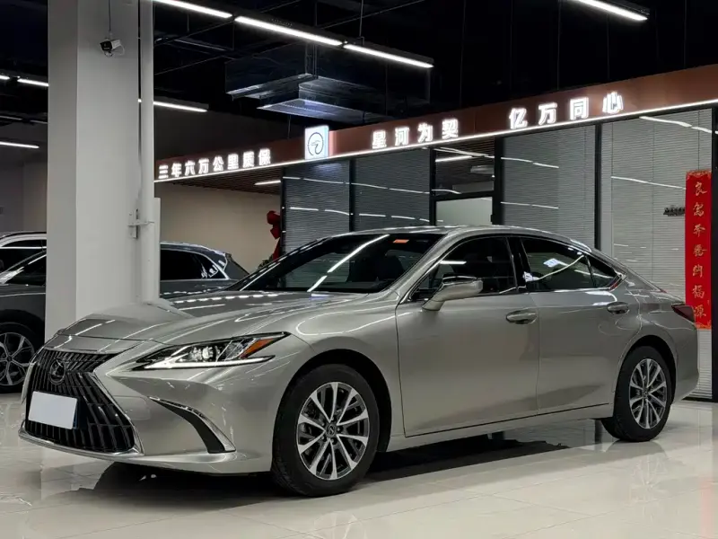 Lexus ES, 2024