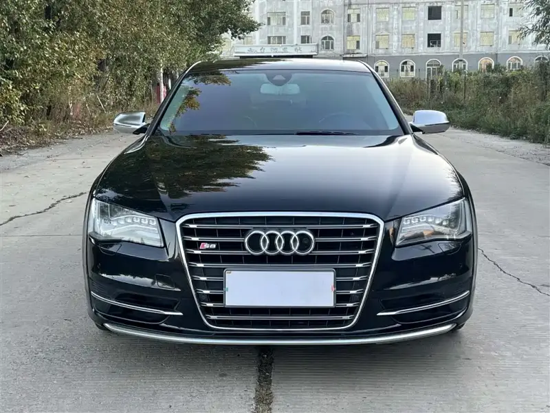 Audi S8, 2013
