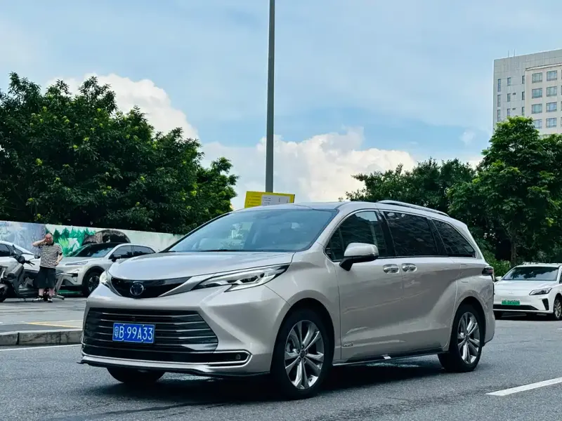 Toyota Sienna, 2024