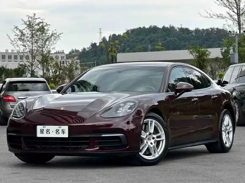 Porsche Panamera, 2019