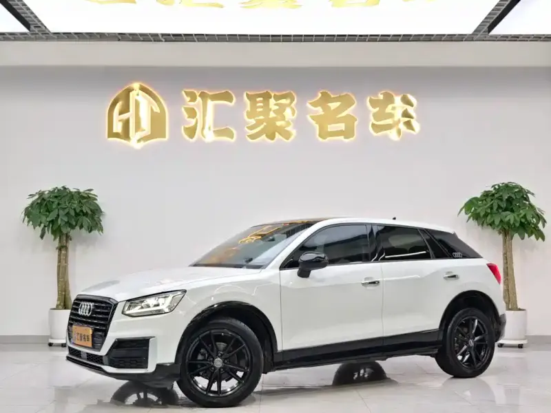 Audi Q2L, 2019