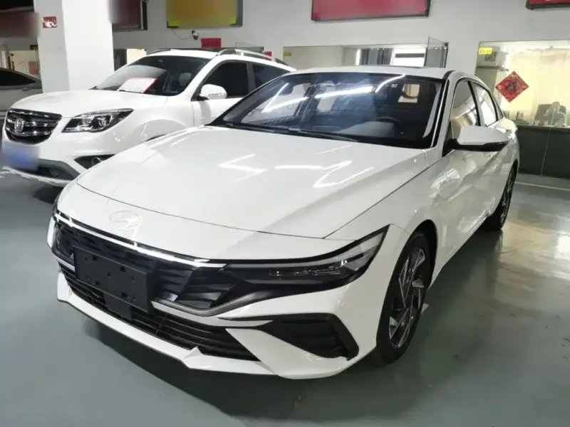 Hyundai Elantra, 2024