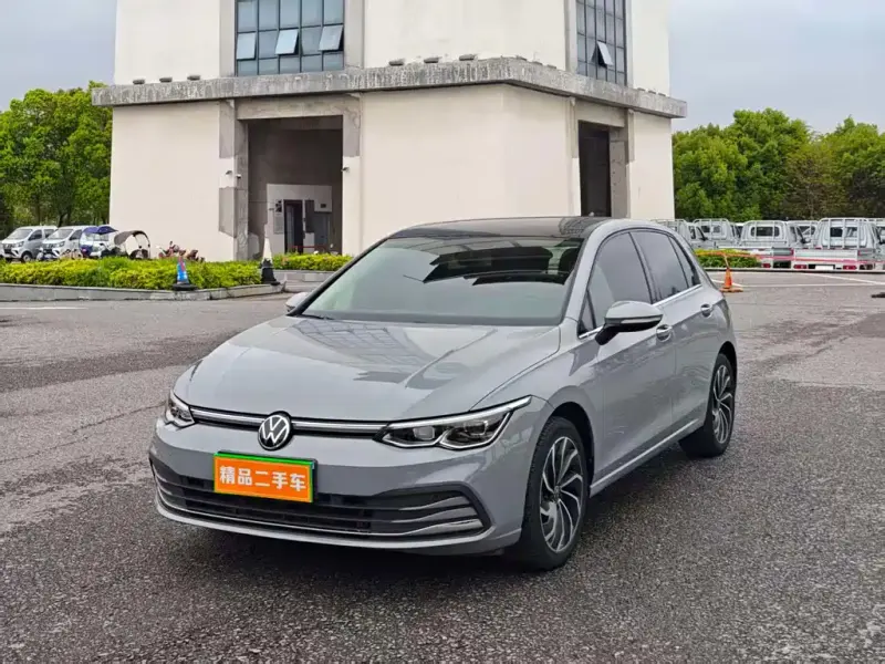 Volkswagen Golf, 2023
