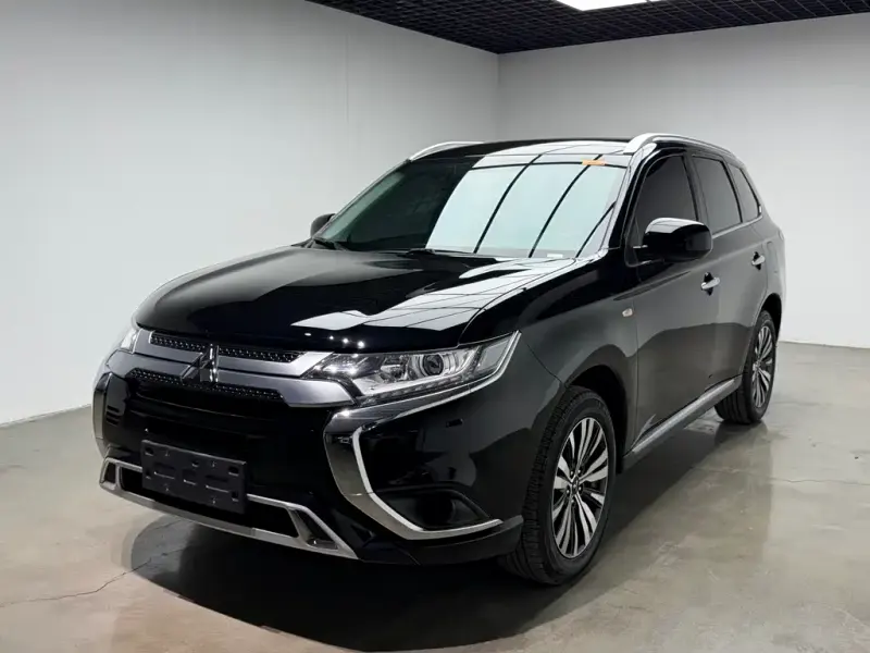 Mitsubishi Outlander, 2022