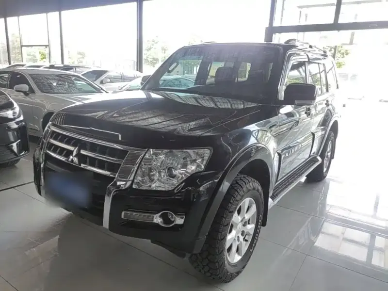 Mitsubishi Pajero (Import), 2019