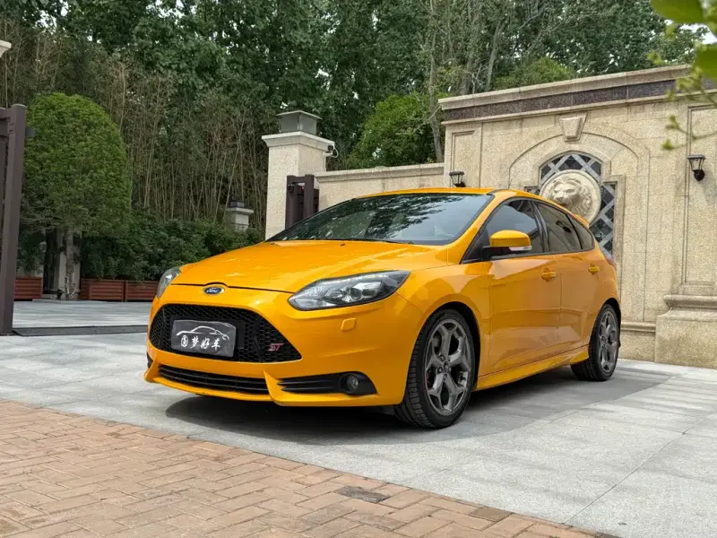 Ford Focus (Import), 2014
