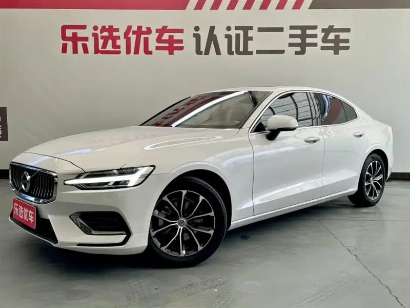 Volvo S60, 2022