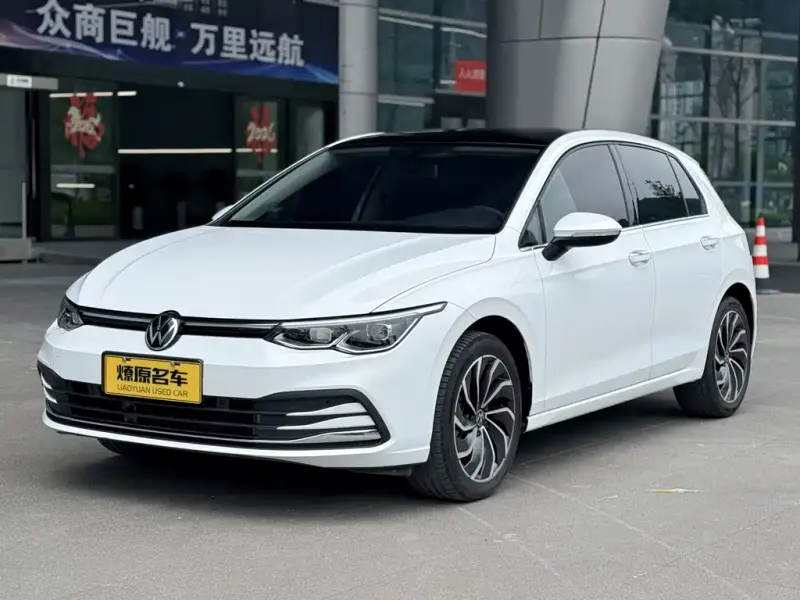Volkswagen Golf, 2024